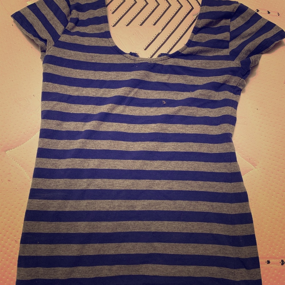 Small scoop neck striped t shirt